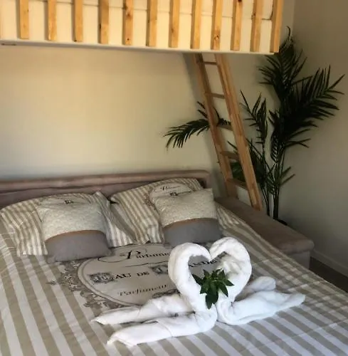 Charmante Maisonnette Avec Terrasse A 100m De La Tatil Evi Langrune-sur-Mer