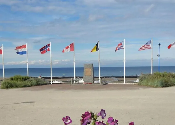 Charmante Maisonnette Avec Terrasse A 100m De La *